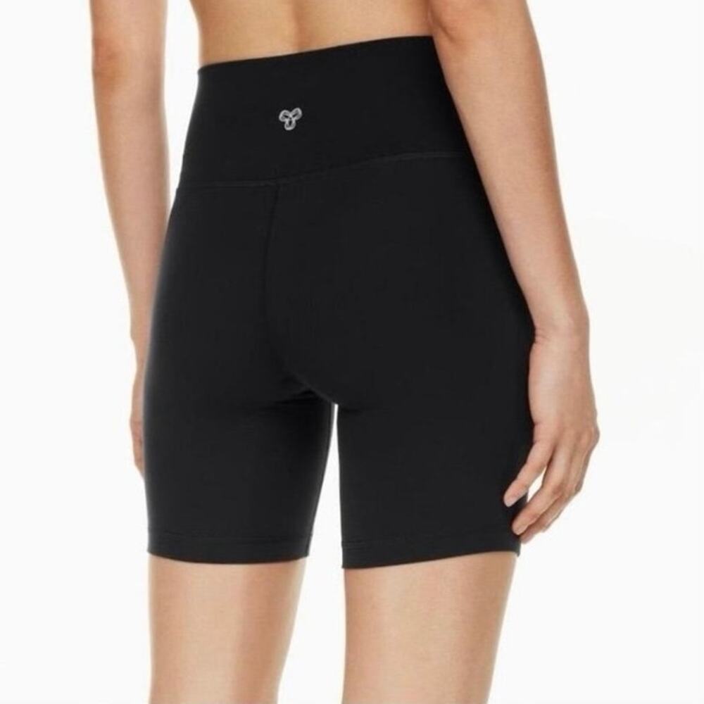 Womens TnAction TnaBUTTER™ Atmosphere Hi-Rise 7" Short Black Size M EUC!